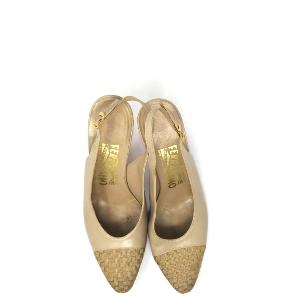 SALVATORE FERRAGAMO TAN SLING BACK